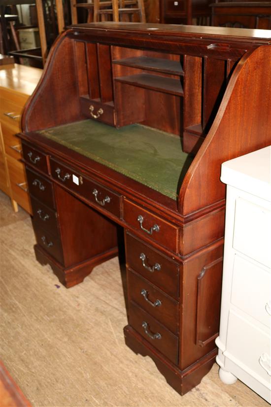 Victorian style mahogany roll top desk(-)